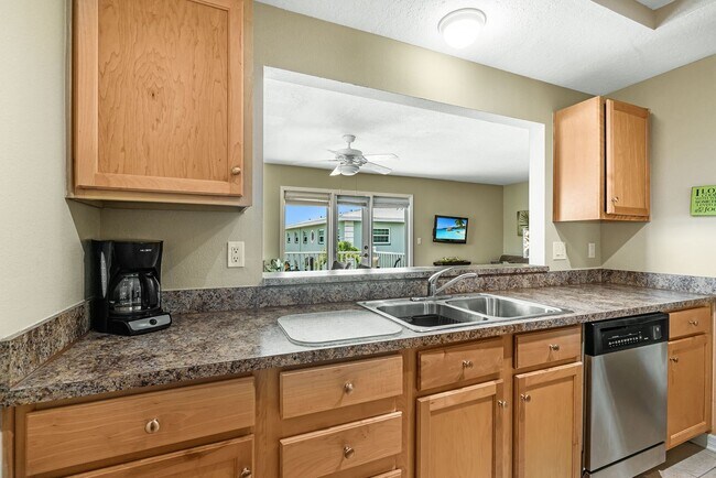Building Photo - Palms at Waters Edge 3336-J8