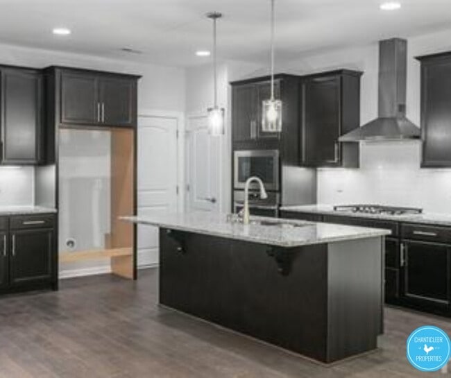 Building Photo - 2034 Chipley Dr