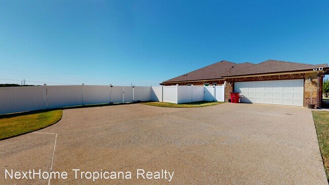 Foto del edificio - 4 br, 2.5 bath House - 3701 Wild Mule RD