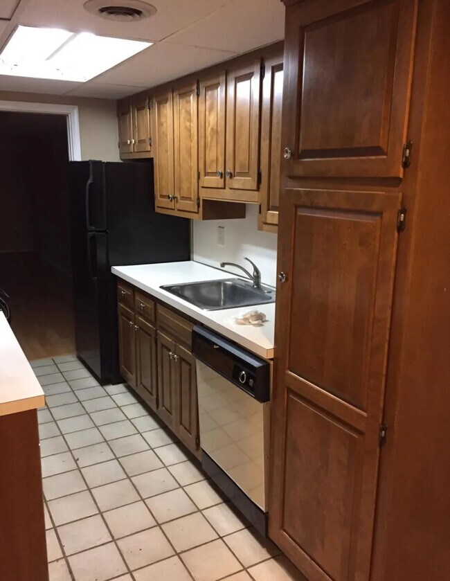 Building Photo - 6259 Stanford Ct