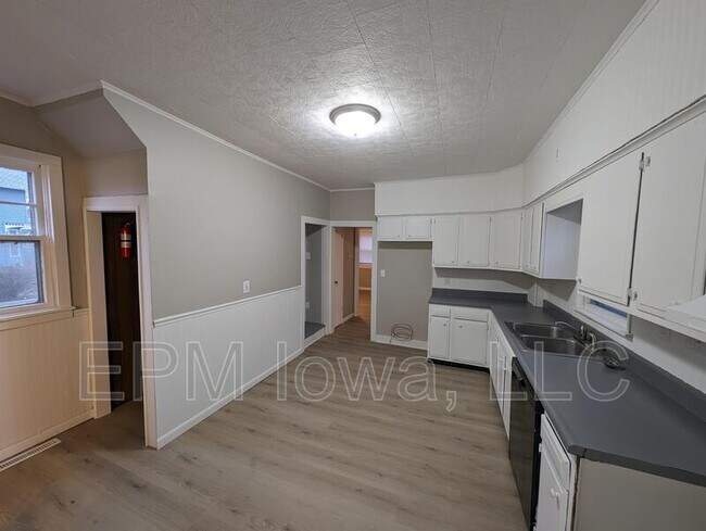 Foto del edificio - 301 6th Ave SE