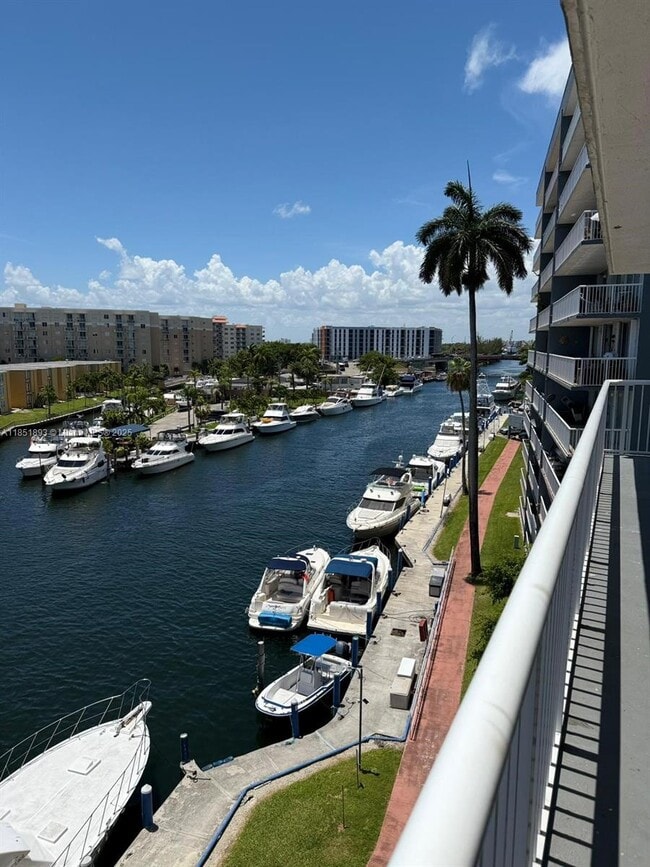 Foto del edificio - 1800 NW 24th Ave