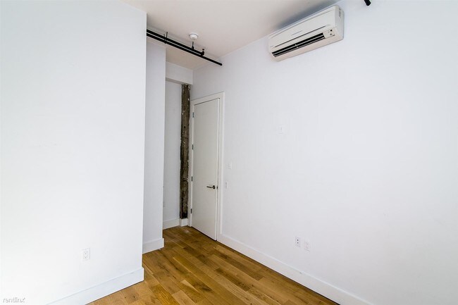 Foto del edificio - 54 S 11th St