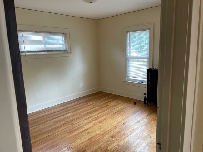 Building Photo - 1380 Somerset Ave