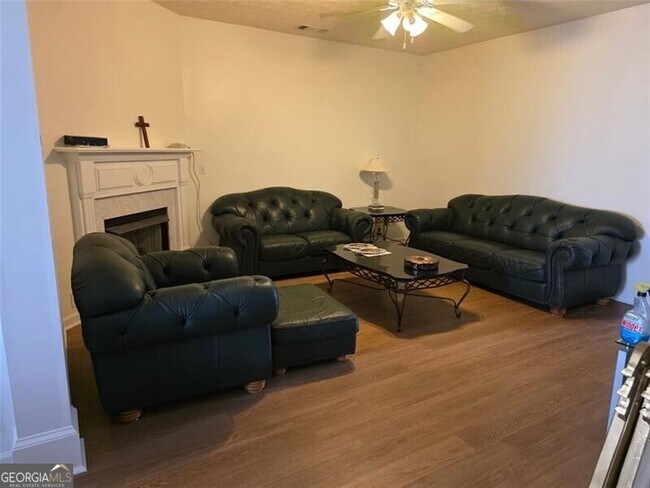 Foto del edificio - 3828 Dandridge Way NW