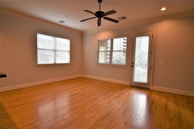Building Photo - 58 Briar Hollow Ln