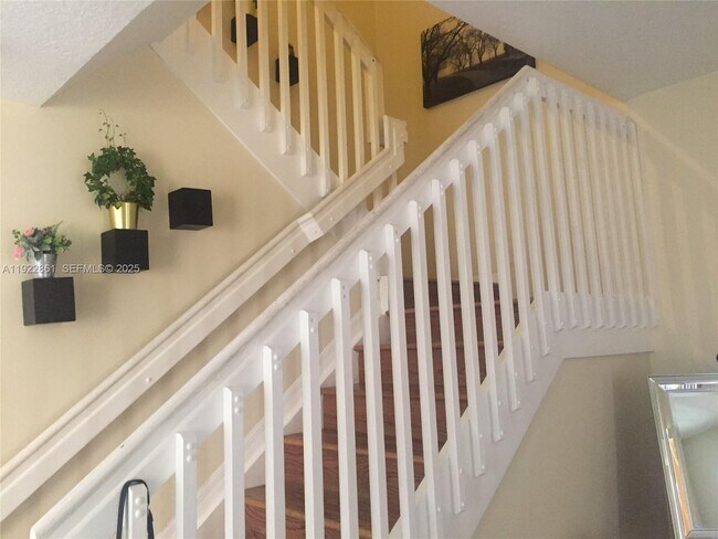 Building Photo - 2205 Clipper Pl