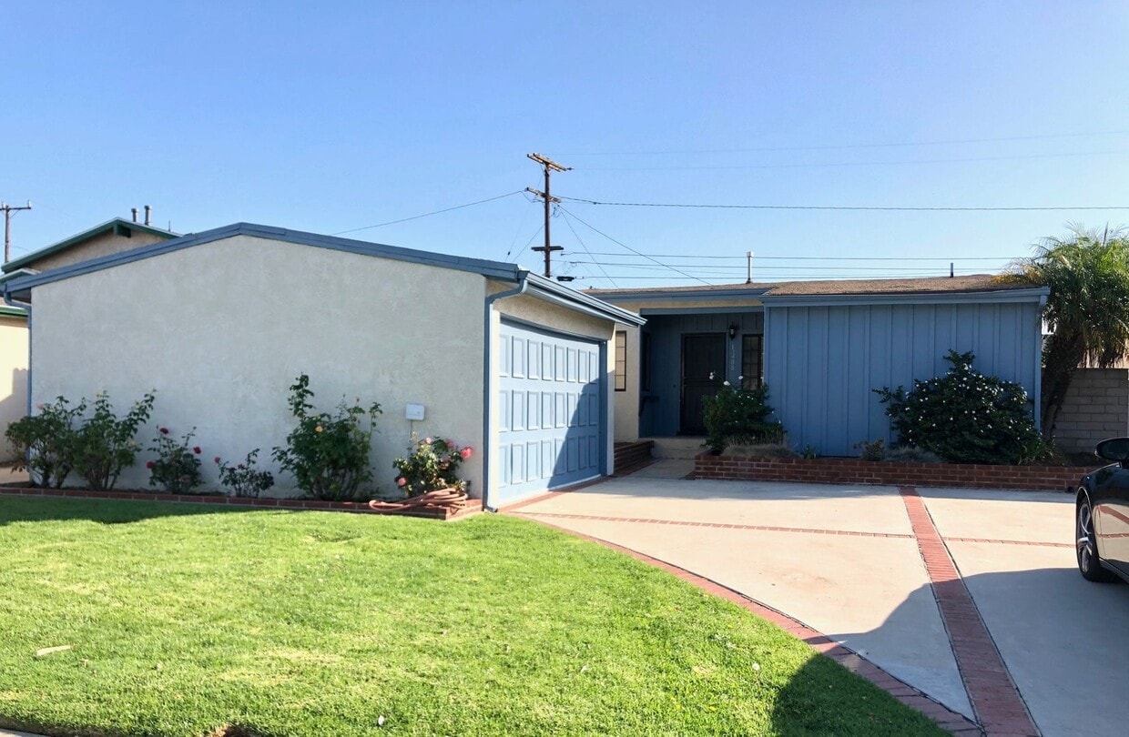 Primary Photo - Beautiful 3B/1.5Bath Home in Gardena: $3,8...