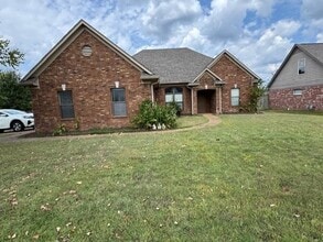 Building Photo - 135 CLEAR SPRING Cir