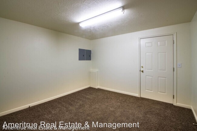 Building Photo - 3 br, 1 bath House - 1915 N. 700 W.
