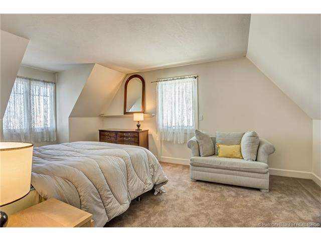 Building Photo - 2706 Annie Oakley Dr
