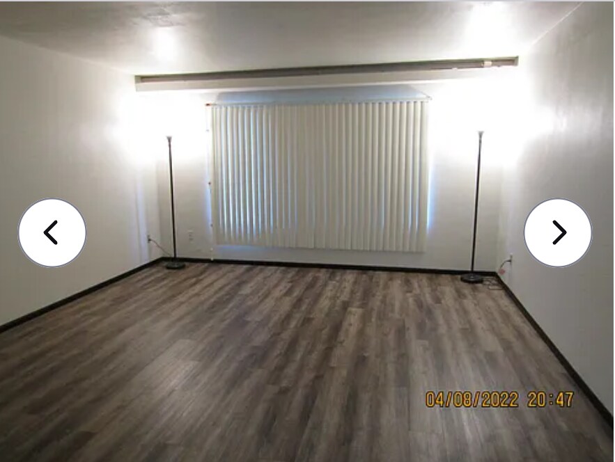 Sala de estar - 9838 W Fond du Lac Ave