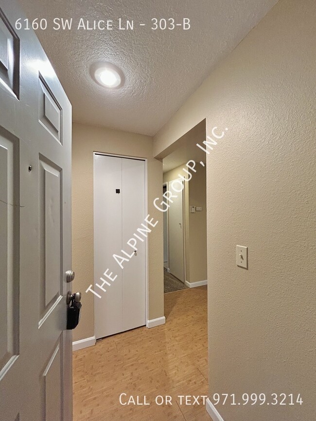 Foto del edificio - Spacious Condo in Beaverton!