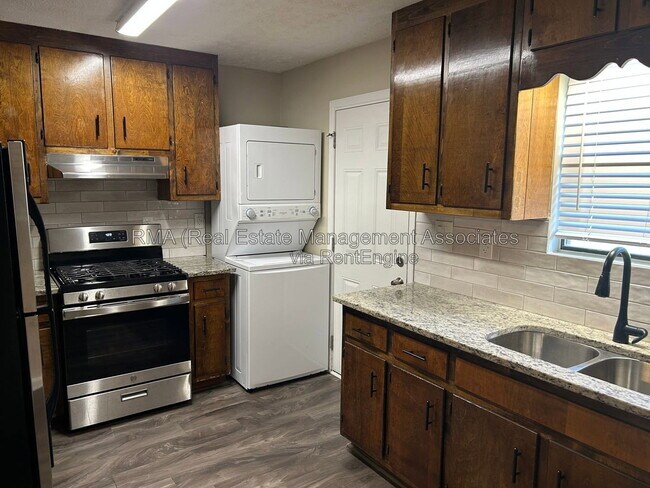 Foto del edificio - 1045 Vineyard Rd