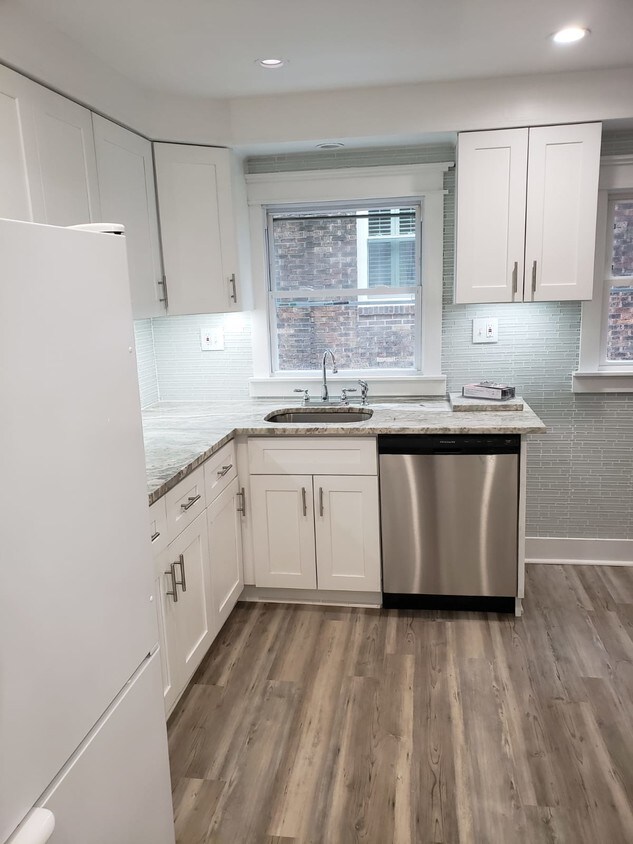 Foto principal - 2560 Beechwood Blvd