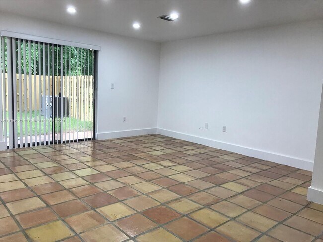 Building Photo - 1041 NE 210th Terrace