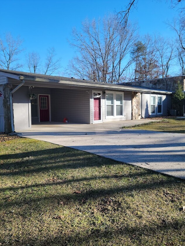 110 Dovenshire Dr, Crossville, TN 38558 House Rental in Crossville