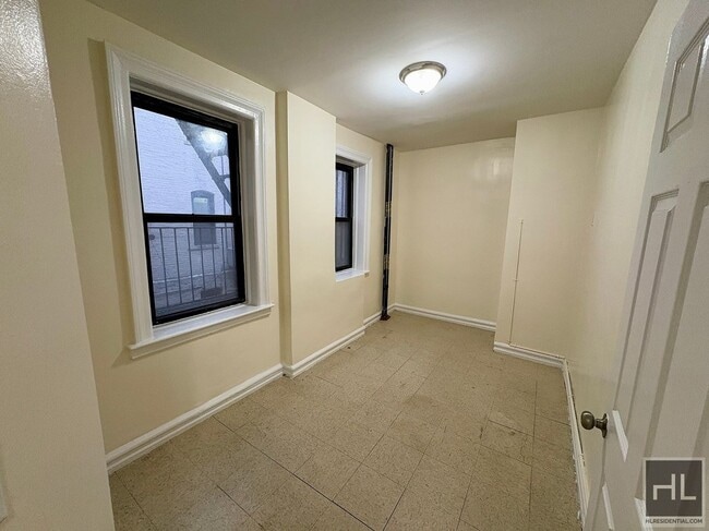 Building Photo - Hamilton Avenue, YONKERS