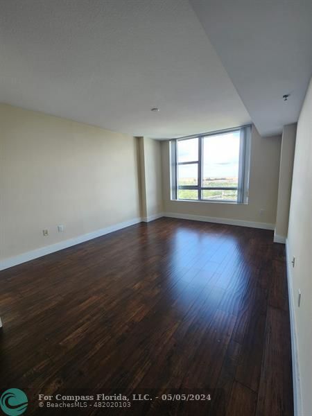 Building Photo - 2681 N Flamingo Rd