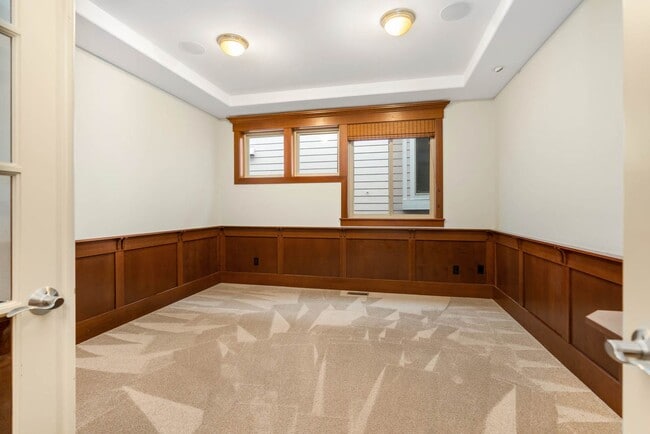 Building Photo - 23530 NE 13th Pl