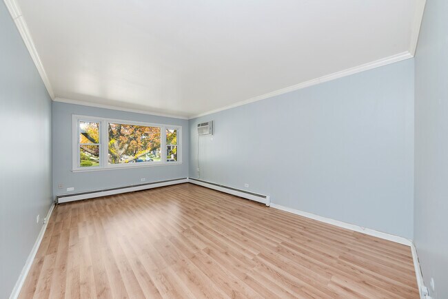 Building Photo - 9125 Sahler Ave