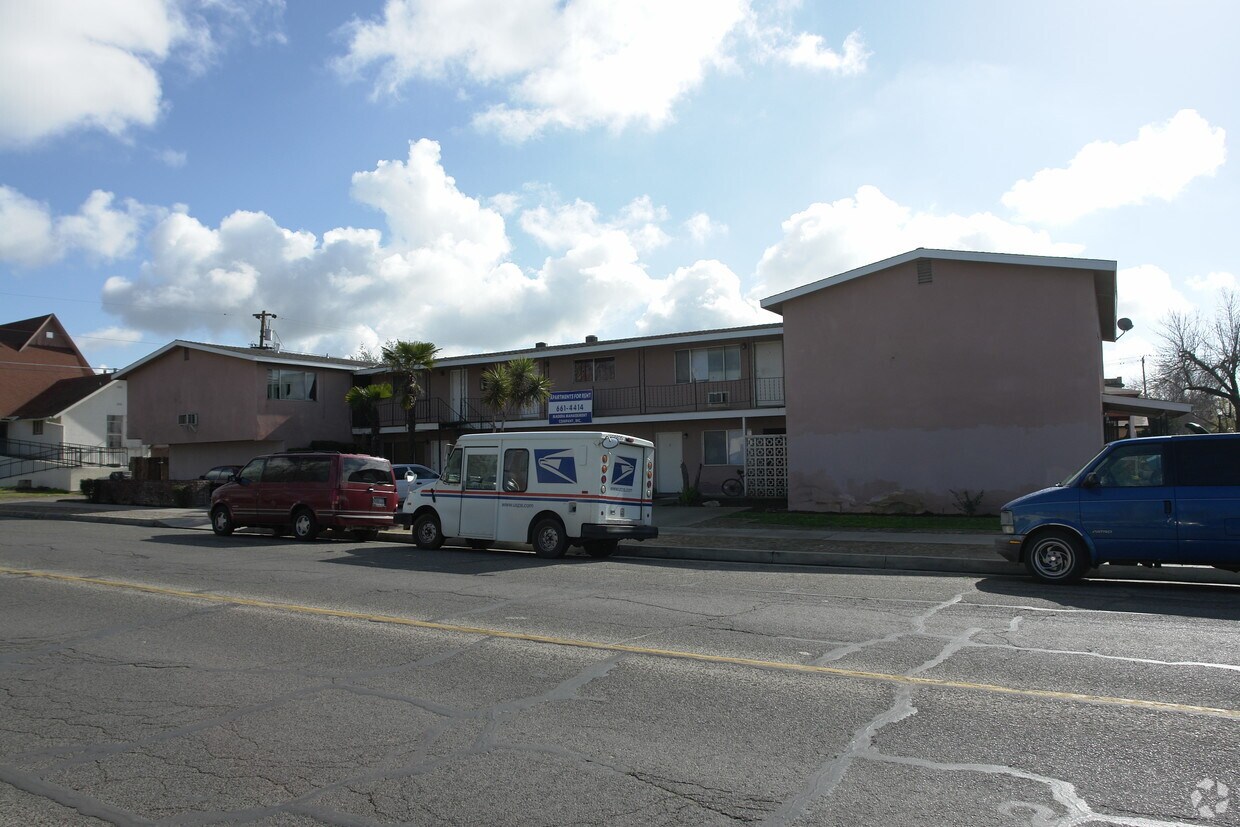 Foto del edificio - 412 E 4th St