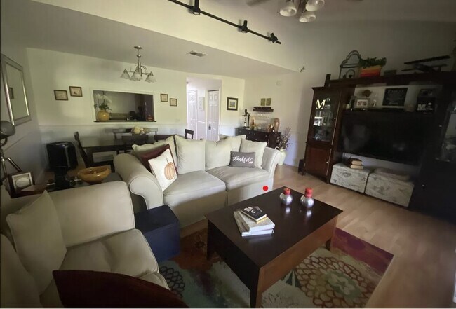 Foto del edificio - 9035 Vineyard Lake Dr