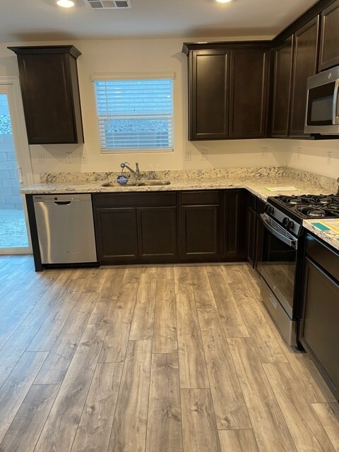 Kitchen - 312 Quail Finch Dr