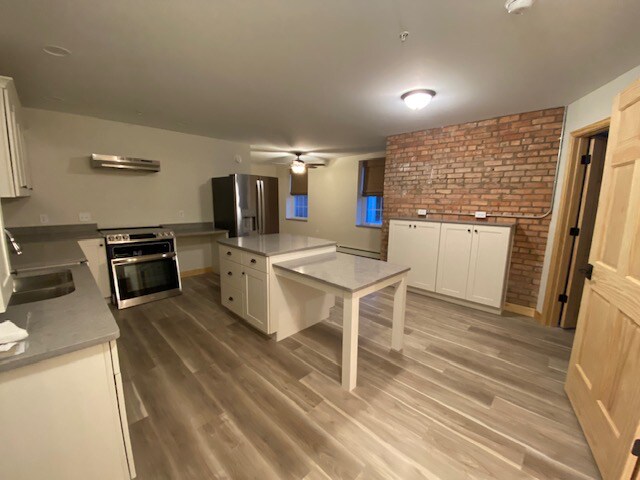 Foto principal - 100 E Barnum St