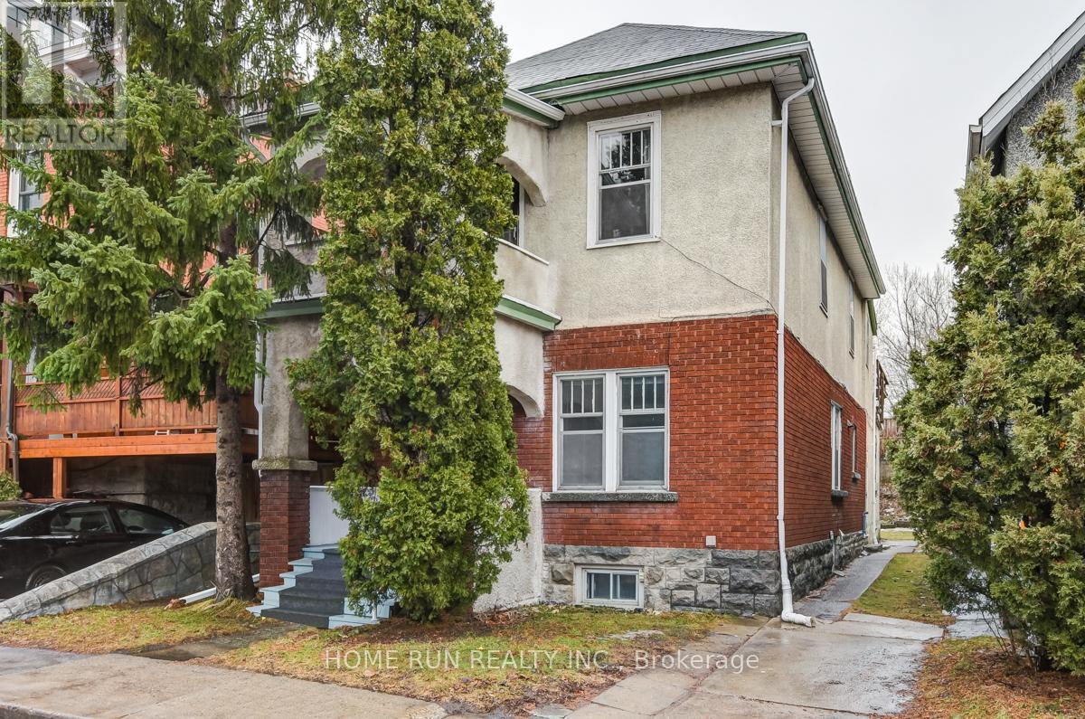 Primary Photo - 520-520 Clarence St