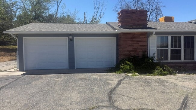 Photo - 547 Greenwood Dr House