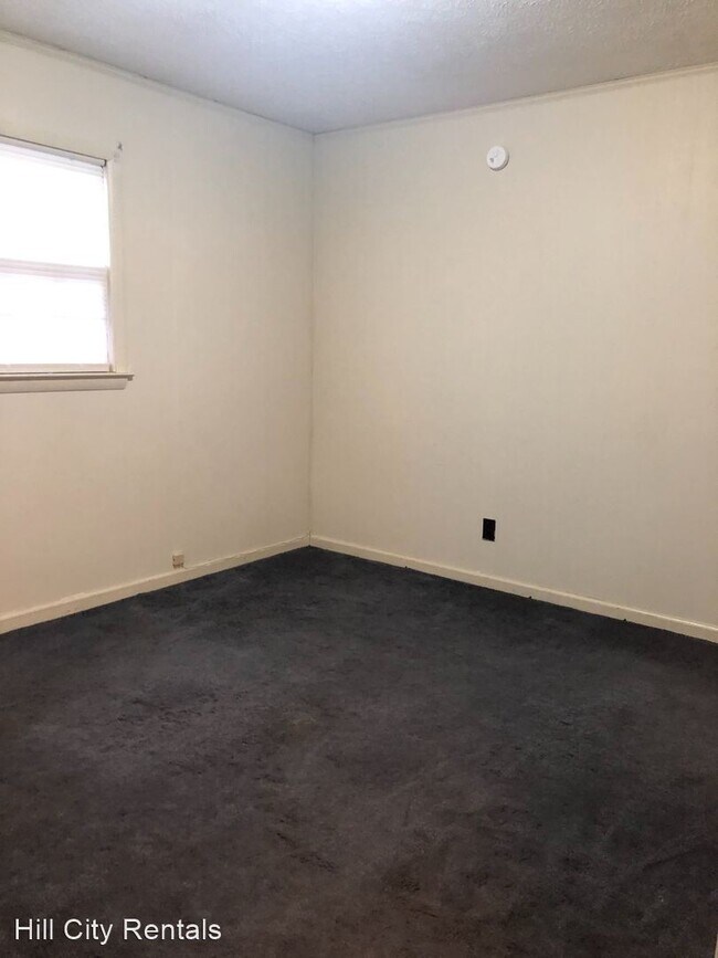 Building Photo - 2 br, 1 bath House - 1020 Moseley Drive