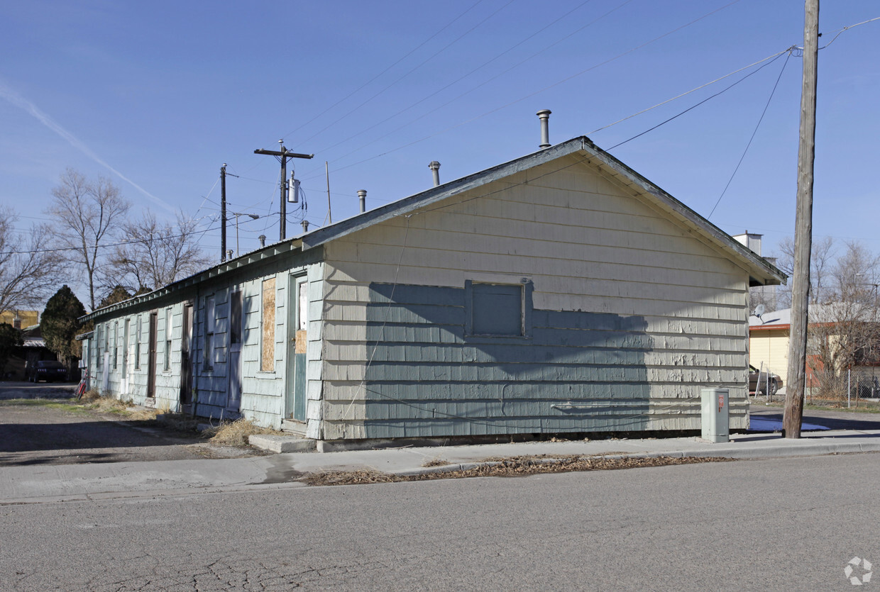 Building Photo - 11 E 1st St