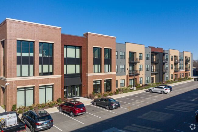 Trace on the Parkway Apartments - Edwardsville, IL | Apartments.com