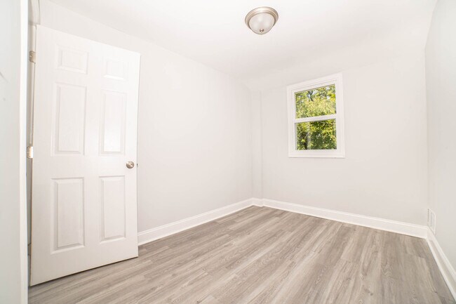 Foto del edificio - 7701 Paddock Way