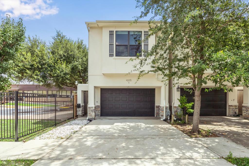 Foto principal - 4205 Koehler St