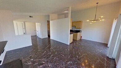 Building Photo - 451 Cannon Green Dr