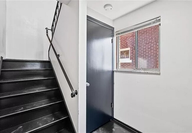 Foto del edificio - 114 Van Wyck Ave