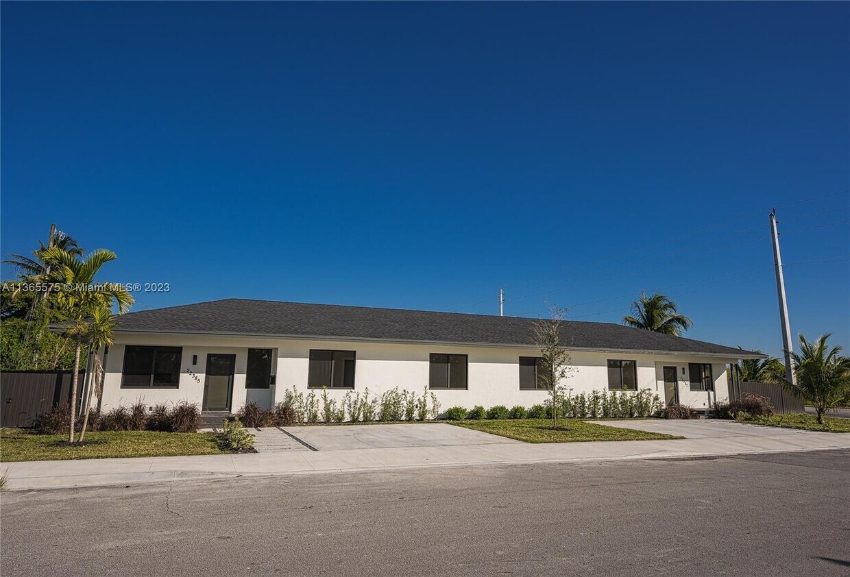 22385 SW 115th Ct, Goulds, FL 33170 Townhouse for Rent in Goulds, FL