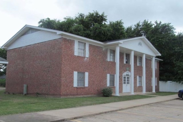 Building Photo - White Columns Apartments