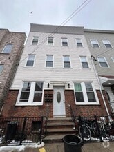 Building Photo - 107 Magazine St