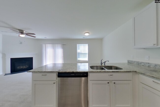Building Photo - 1077 Crescent Moon Lp