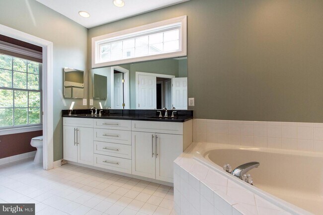 Building Photo - 13894 Lewis Mill Way