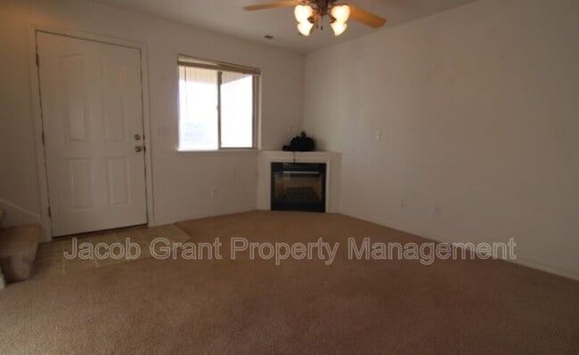 Building Photo - 1580 N Stevens Dr