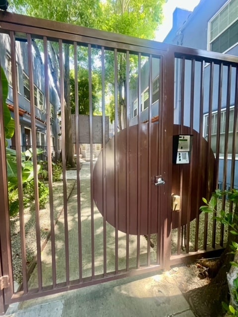 Foto del edificio - 530 N San Vicente Blvd