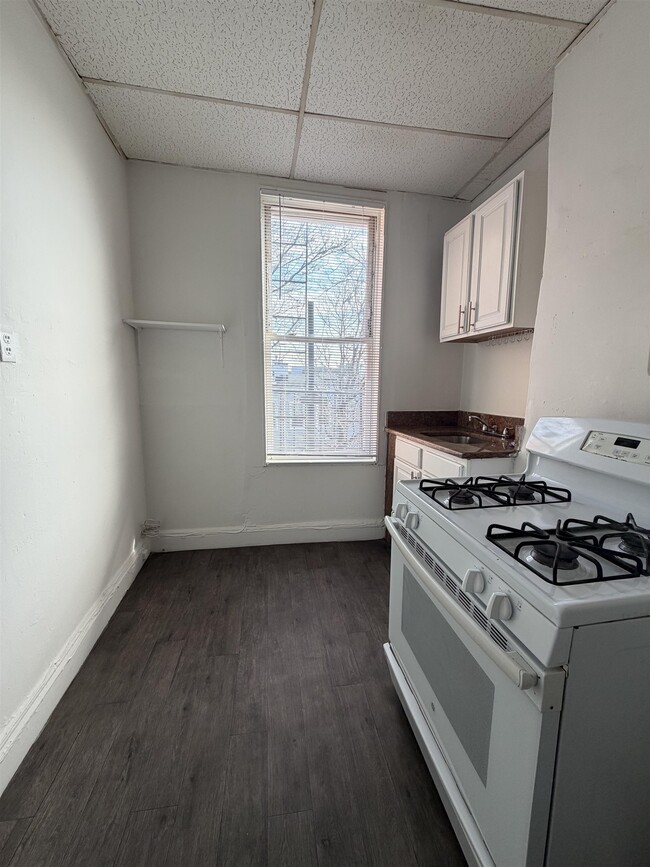 Building Photo - 434 Central Ave