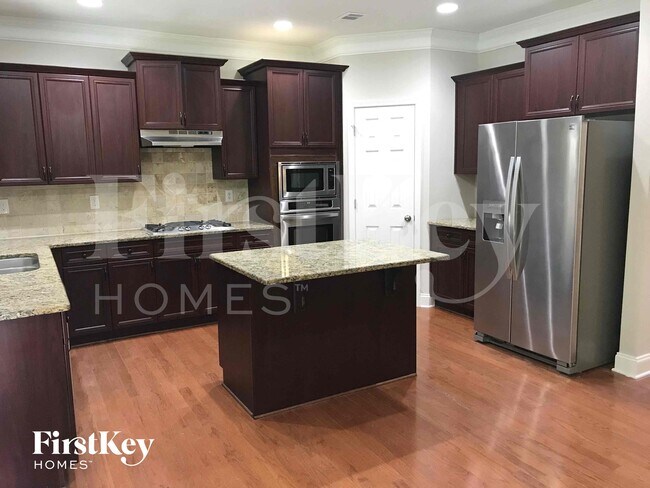 Foto del edificio - 531 Garden View Ct