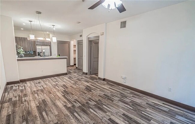 Building Photo - 24505 Town Center Dr