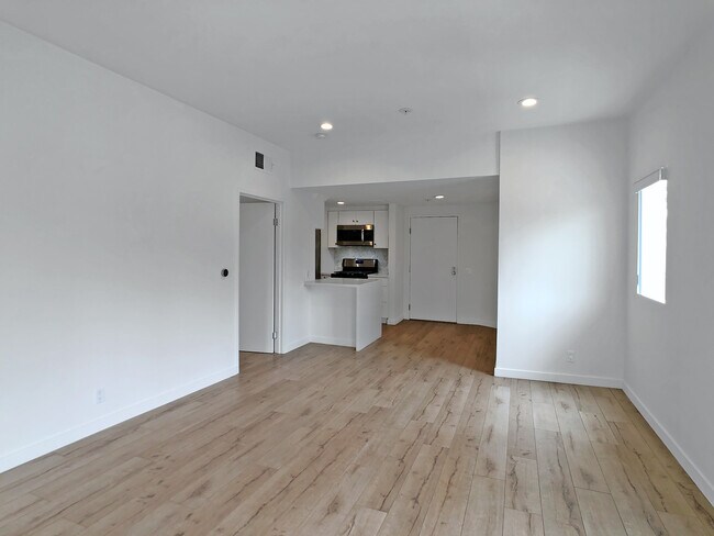 Foto del edificio - 301 S Swall Dr