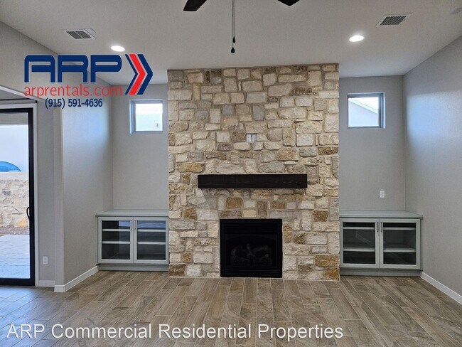 Foto del edificio - 4 br, 3 bath House - 14748 Tierra Harbor Ave